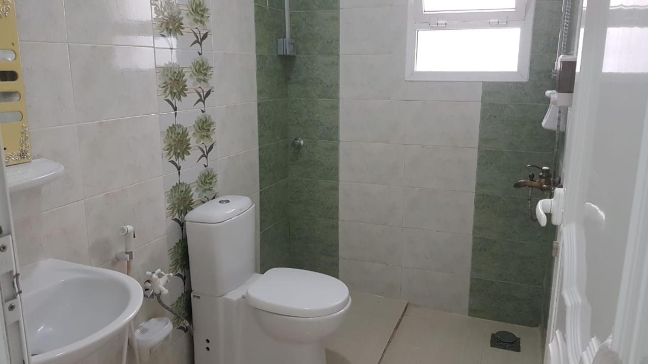 ניזווא Orient Apartments מראה חיצוני תמונה