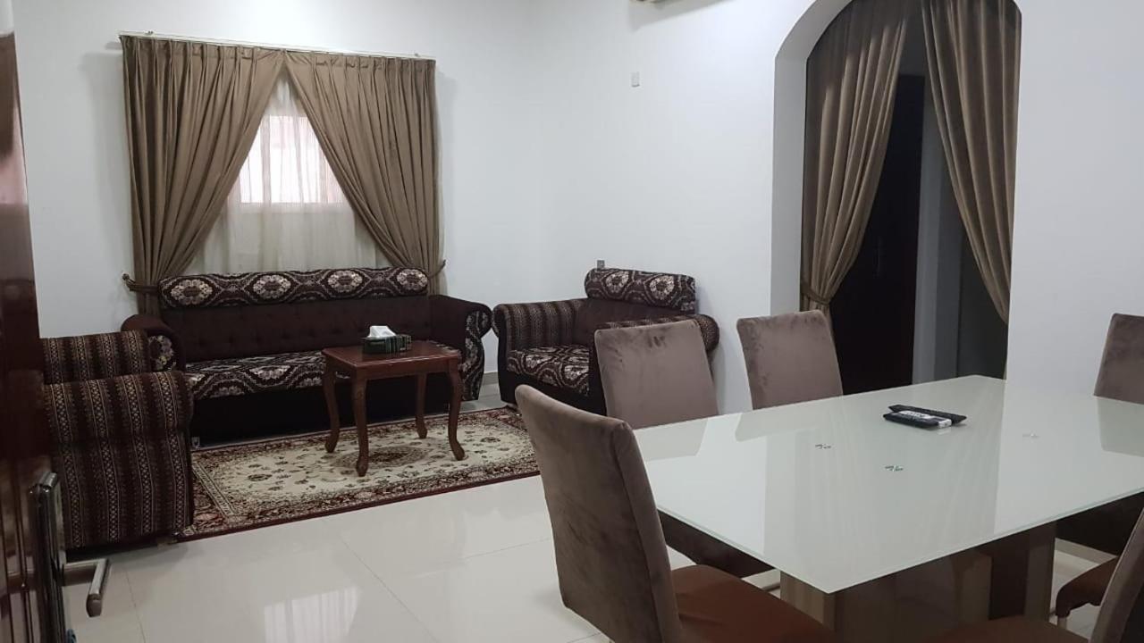 ניזווא Orient Apartments מראה חיצוני תמונה