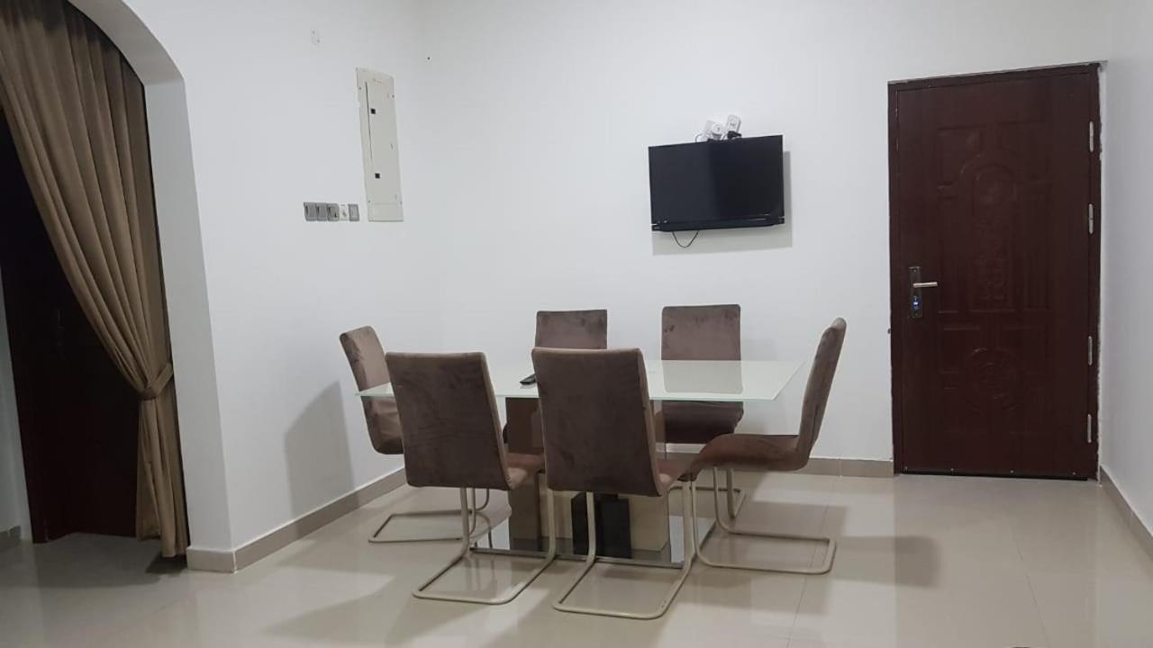 ניזווא Orient Apartments מראה חיצוני תמונה