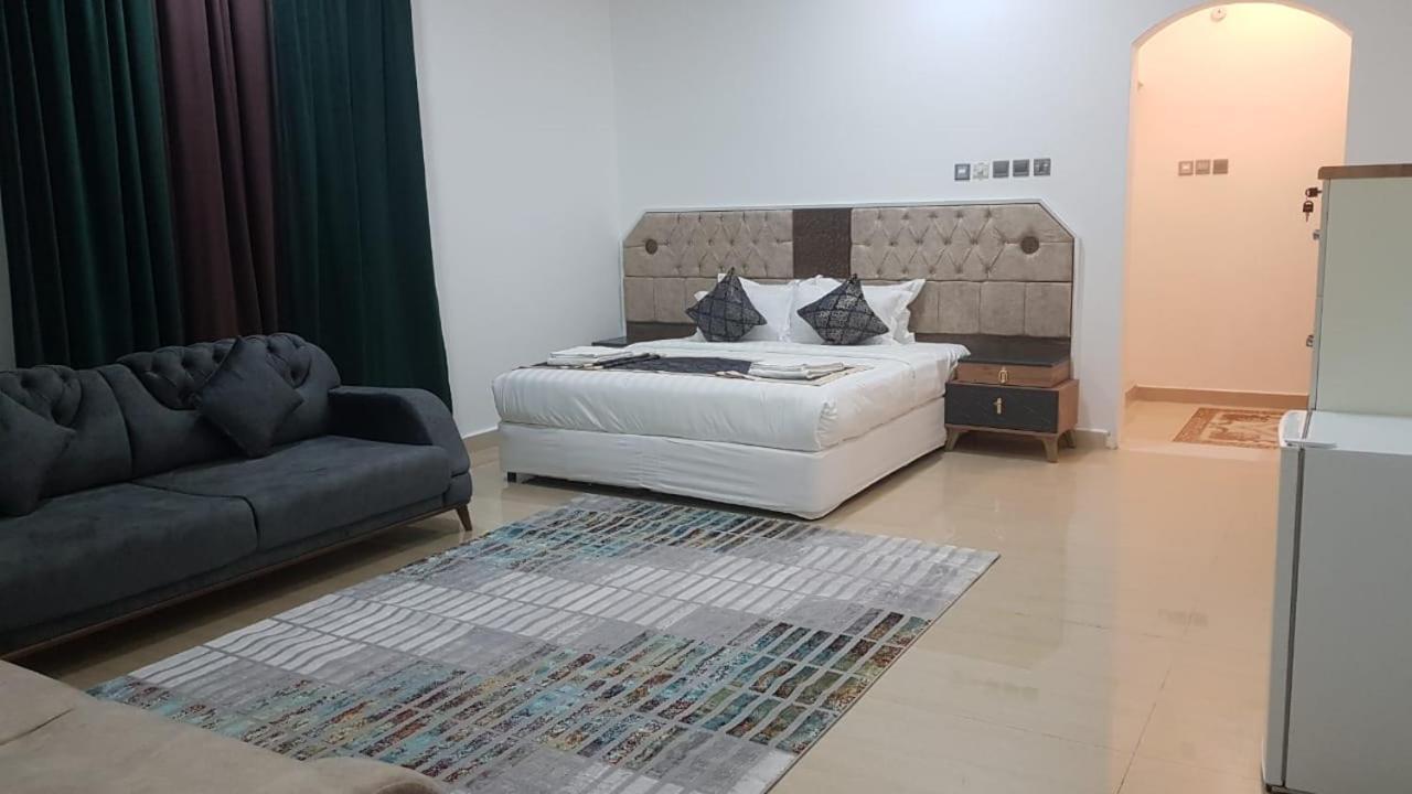 ניזווא Orient Apartments מראה חיצוני תמונה