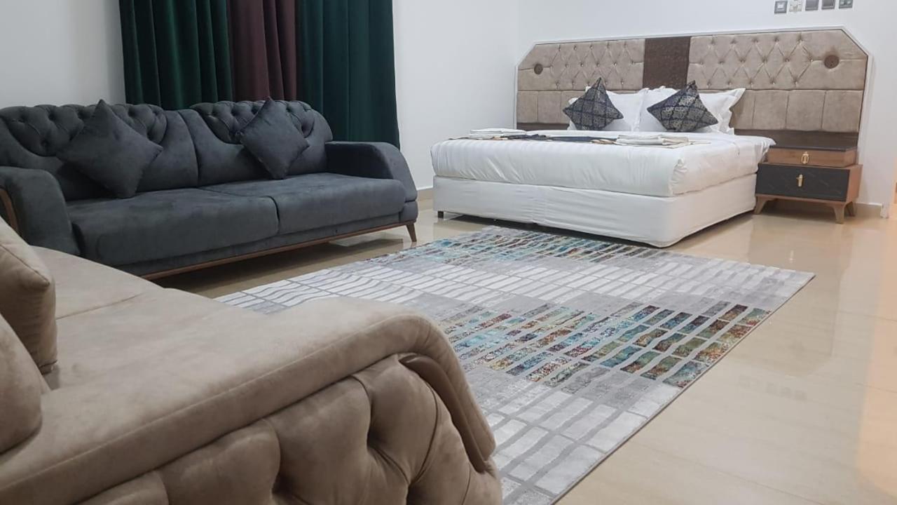 ניזווא Orient Apartments מראה חיצוני תמונה