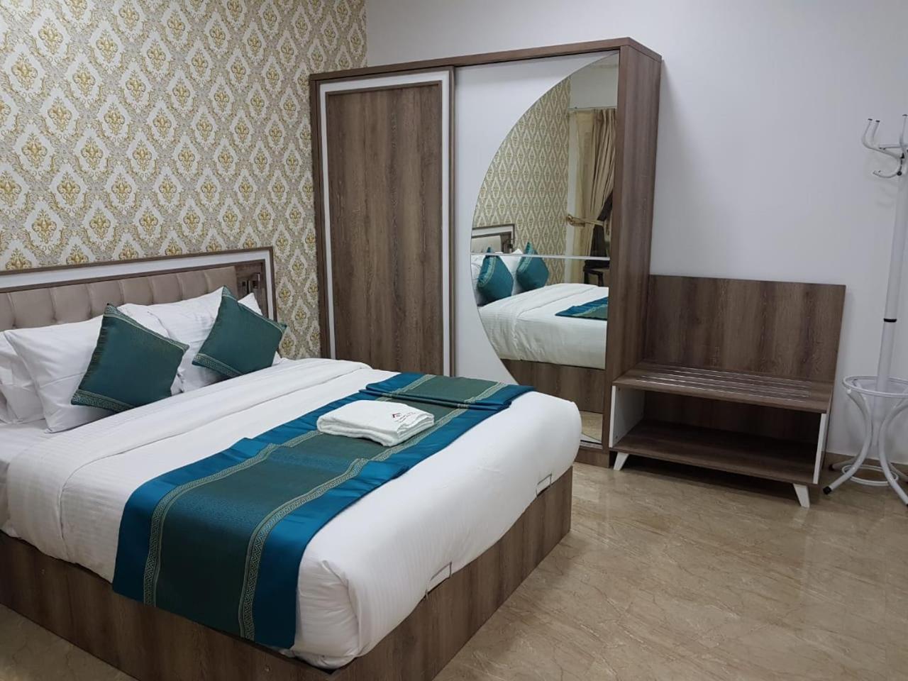 ניזווא Orient Apartments מראה חיצוני תמונה