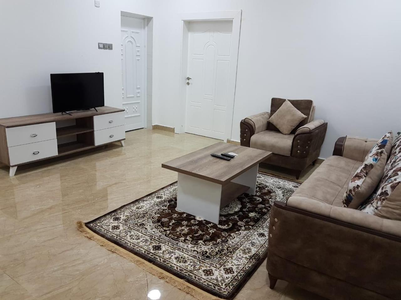 ניזווא Orient Apartments מראה חיצוני תמונה